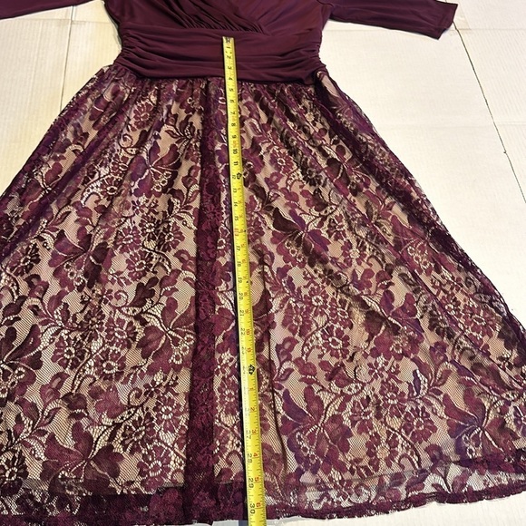 NWT Sangria burgundy vneck dress lace bottom taupe background zipper back 3/4 - Picture 5 of 10